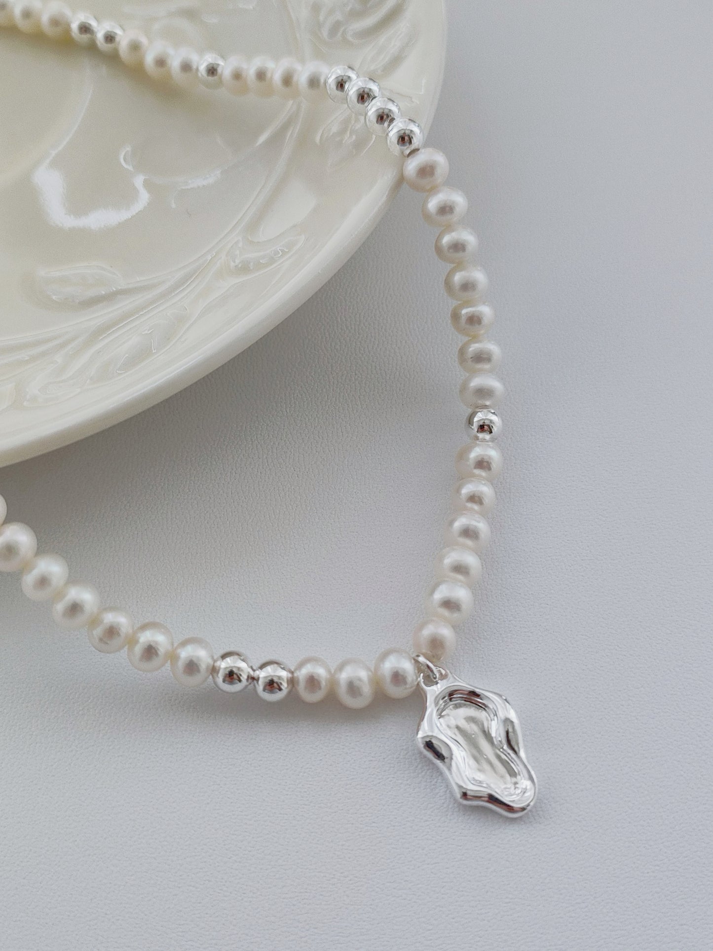 Zen Lakeside Pearl Necklace – Fluid Silver Pendant