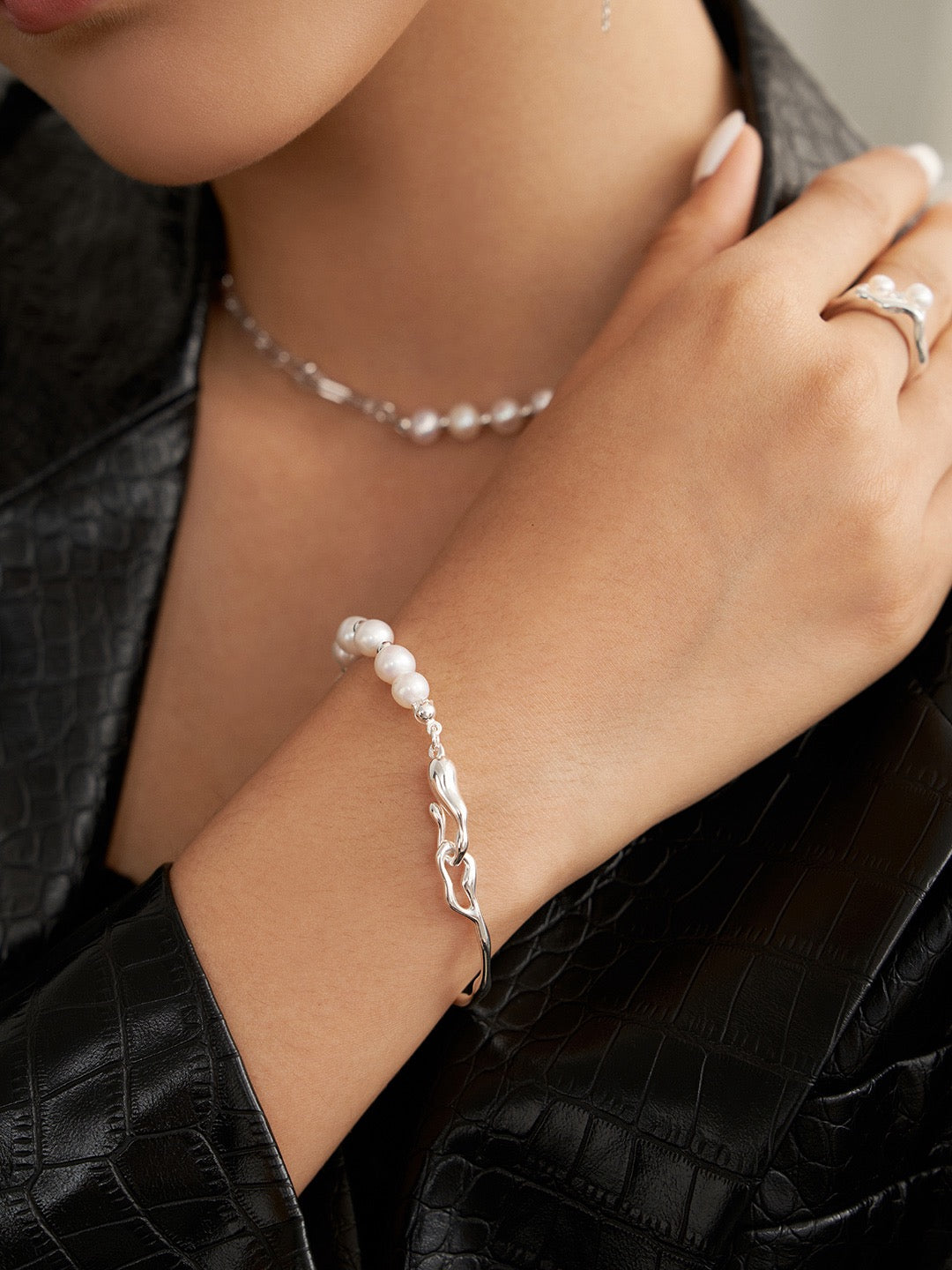 Perlenkettenarmband in Tropfenform
