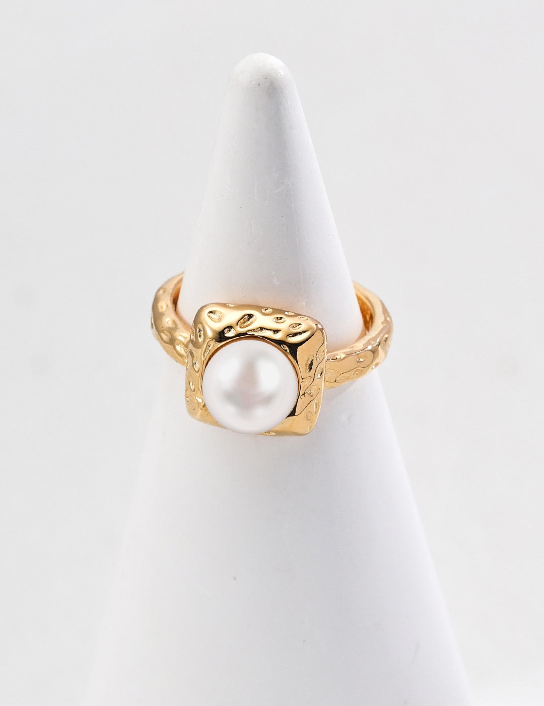Minimalistischer Ring mit Naturperlen