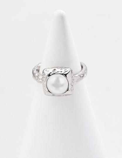 Minimalistischer Ring mit Naturperlen